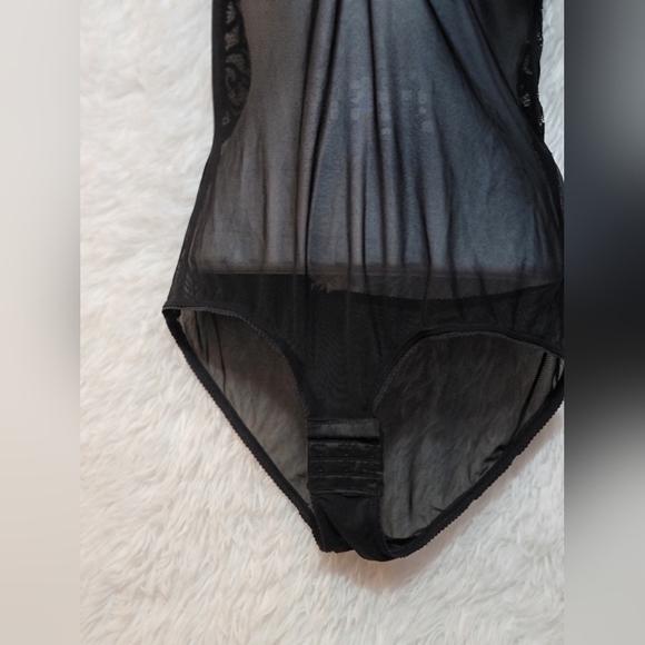 Marilyn Monroe IntimaElegant Black Sheer Lace Bodysuit Womens XL - Picture 3 of 12
